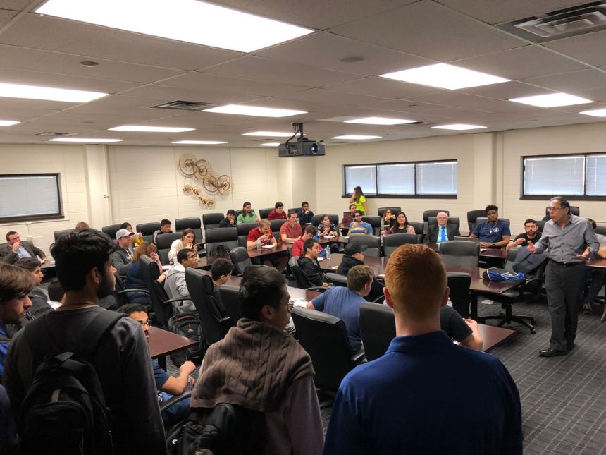 Erasmo Piñero and students, Feb 2019 UTA Chapter Meeting